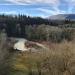 River With Amazing View + Jacuzzi, Garden, Forest Access Villa