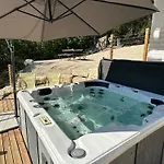 Villa River With Amazing View + Jacuzzi, Garden, Forest Access *