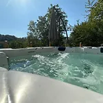 River With Amazing View + Jacuzzi, Garden, Forest Access Villa