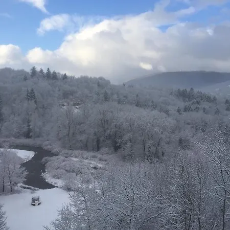 River With Amazing View + Jacuzzi, Garden, Forest Access Villa *
