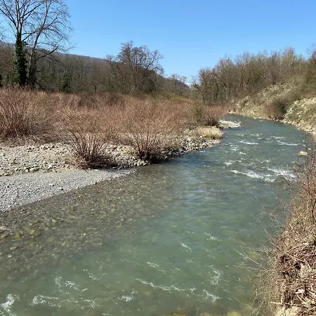 River With Amazing View + Jacuzzi, Garden, Forest Access Villa *