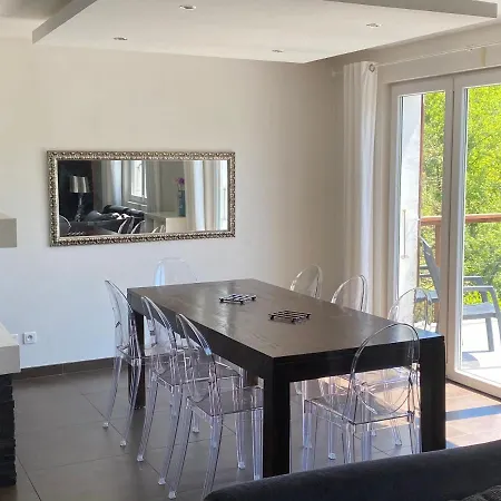 Villa River With Amazing View + Jacuzzi, Garden, Forest Access *