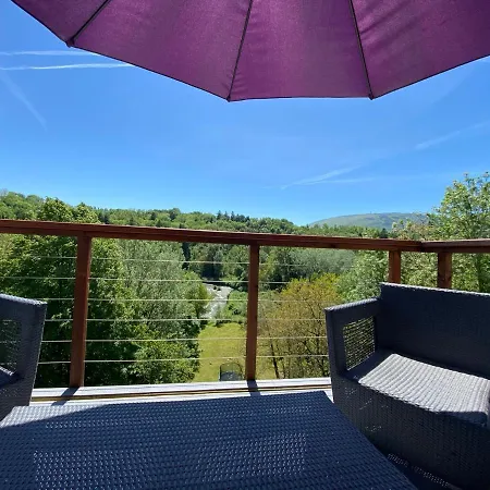 River With Amazing View + Jacuzzi, Garden, Forest Access Villa *