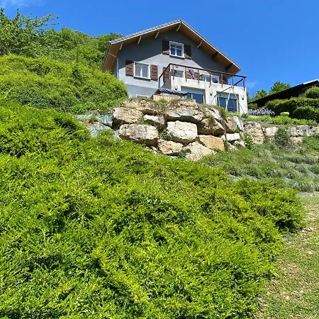 River With Amazing View + Jacuzzi, Garden, Forest Access * Vétraz-Monthoux